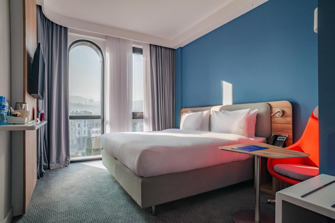 Holiday Inn Express Tbilisi Avlabari By Ihg Exterior foto