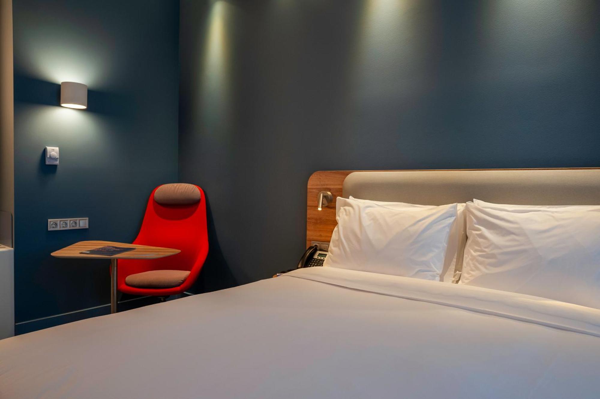 Holiday Inn Express Tbilisi Avlabari By Ihg Exterior foto