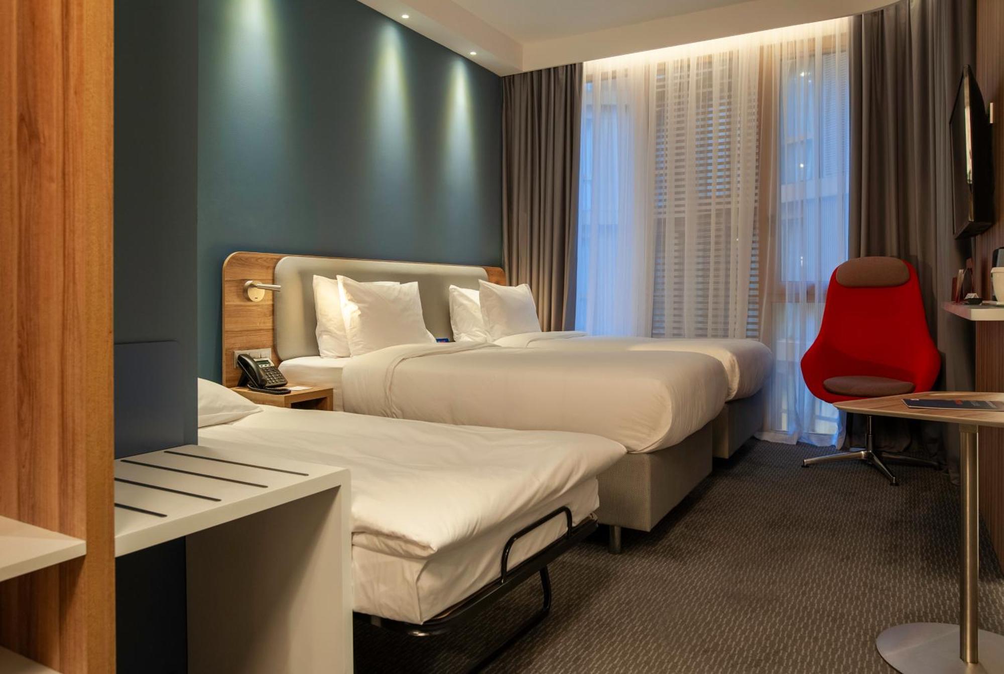 Holiday Inn Express Tbilisi Avlabari By Ihg Exterior foto